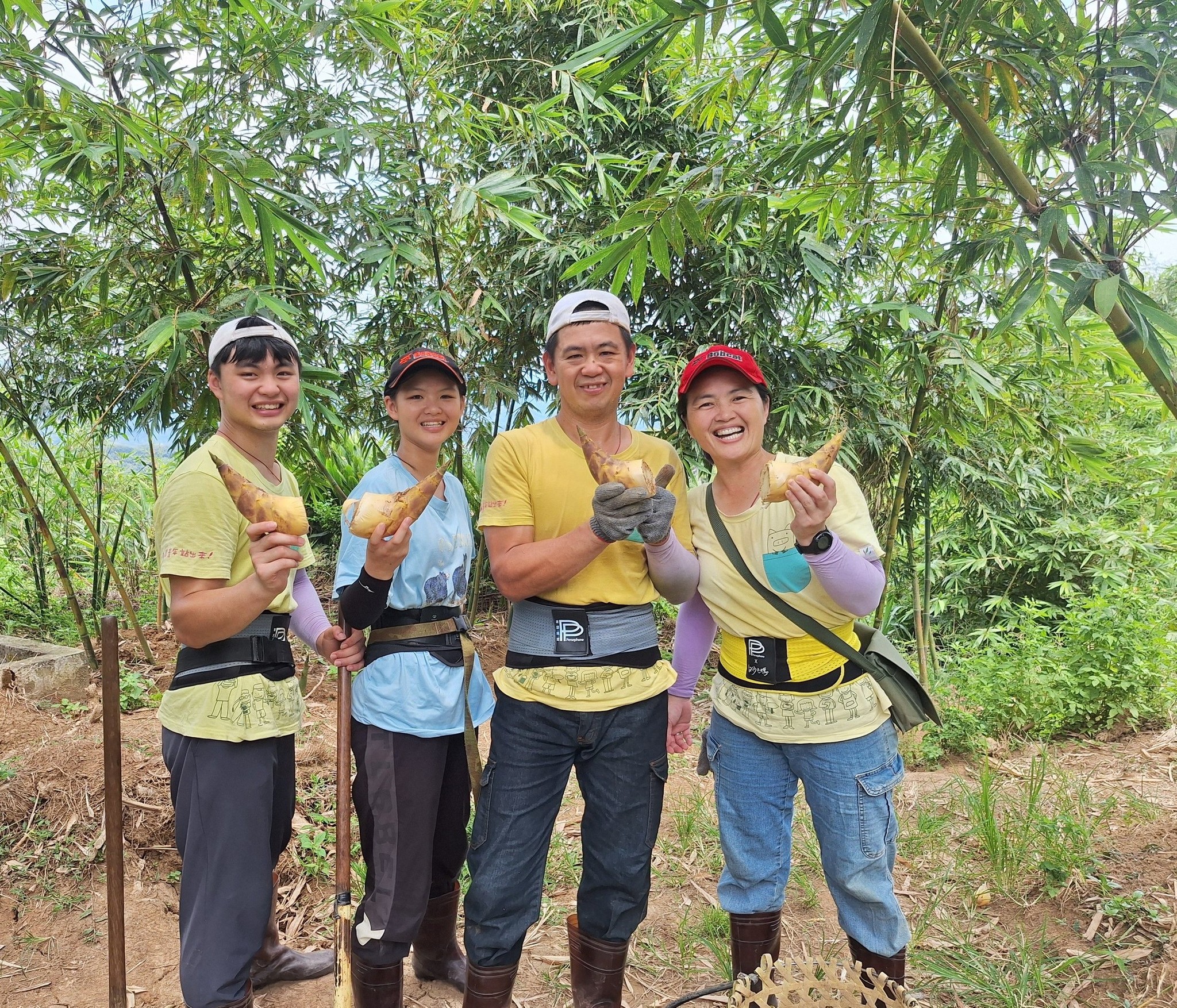 姿怡一家四口溫馨合照