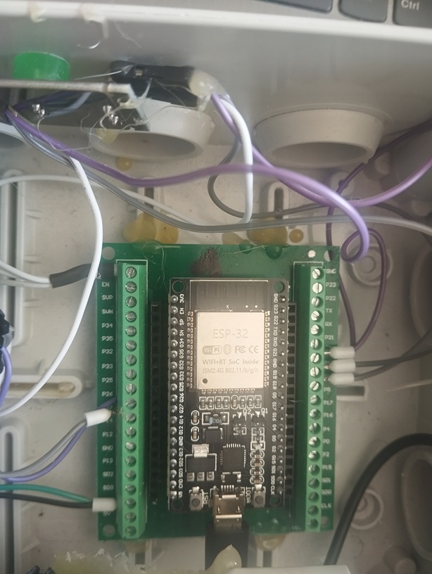 [Image: 2026-04-18-541f8181-23b9-4f26-9d7c-742a20f9920c.jpg]