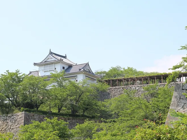 津山城