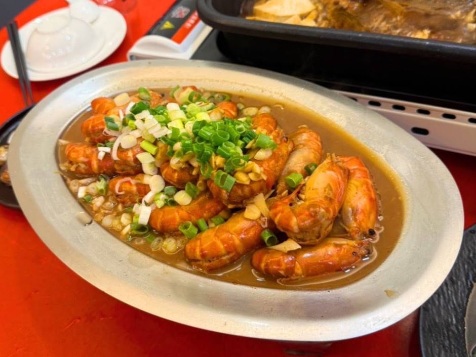 【台中大里】大啖活蝦與豪邁暢飲！品質穩定的深夜聚餐基地：蝦焰