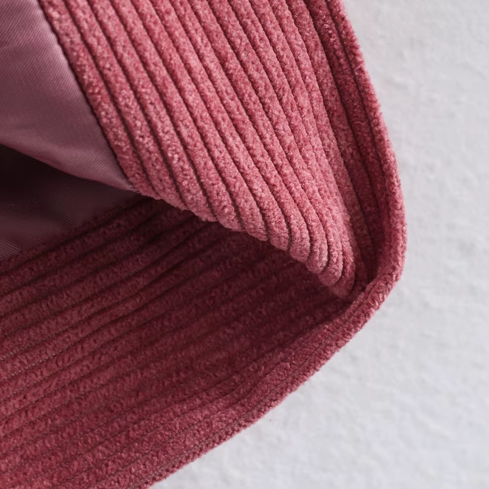 Detalle de la tela corderoy premium de la Campera Rider L'AMBIANCE