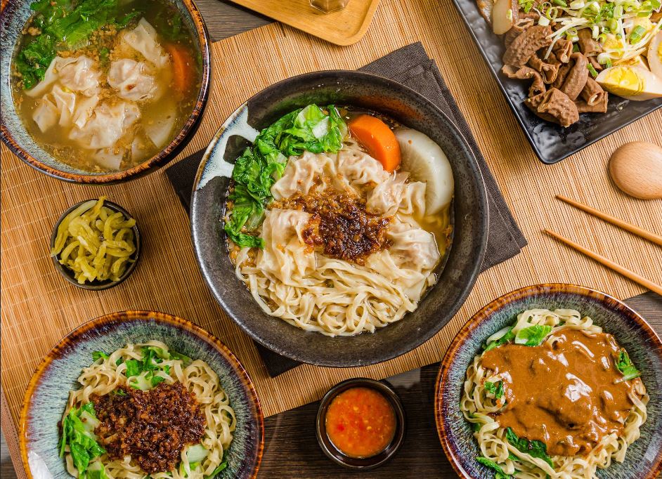 台中太平必吃麵食!花樂麵屋大份量濃郁麻醬麵,拌入特製辣椒更對味