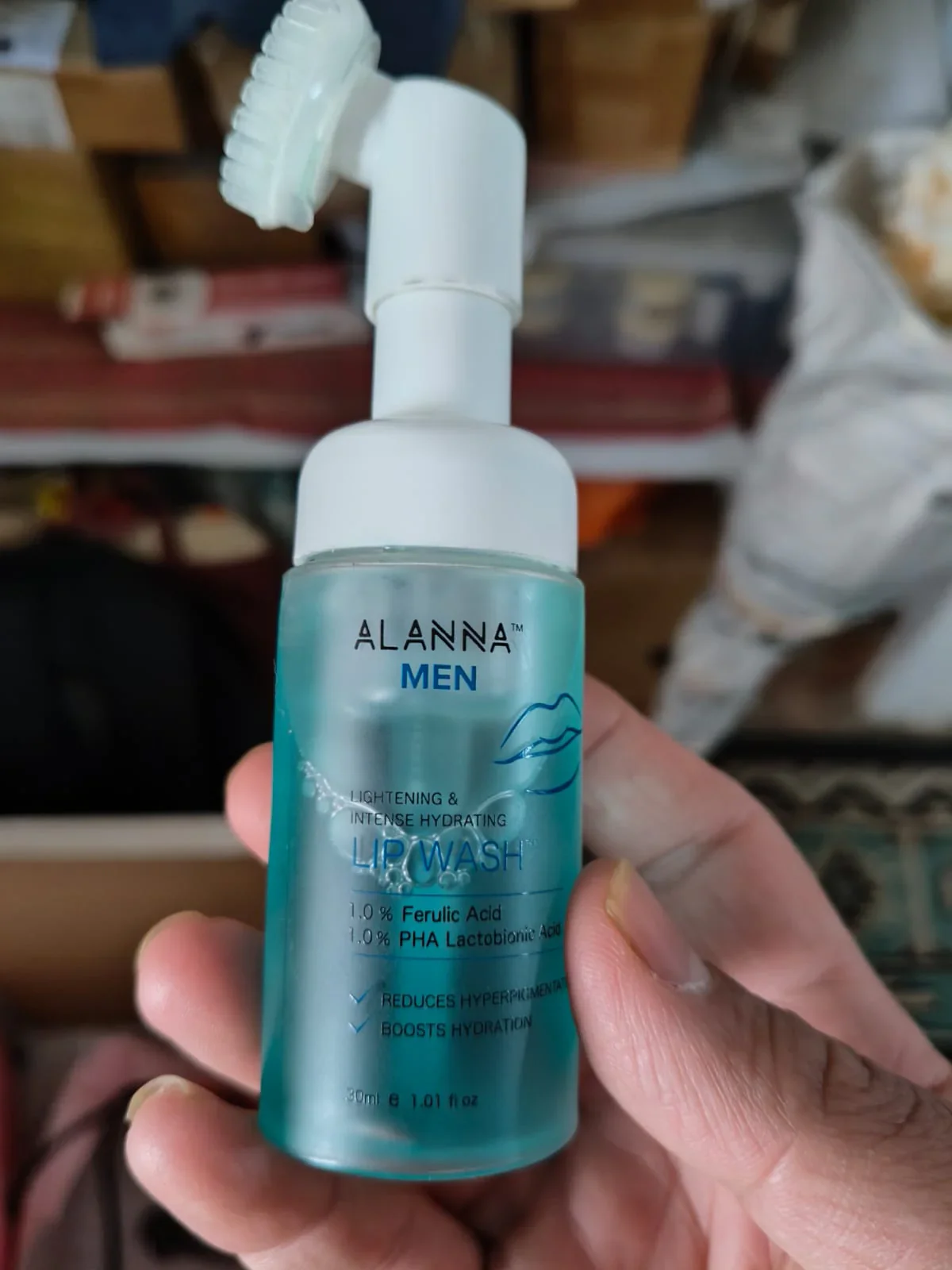 Customer using ALANNA Men LipWash