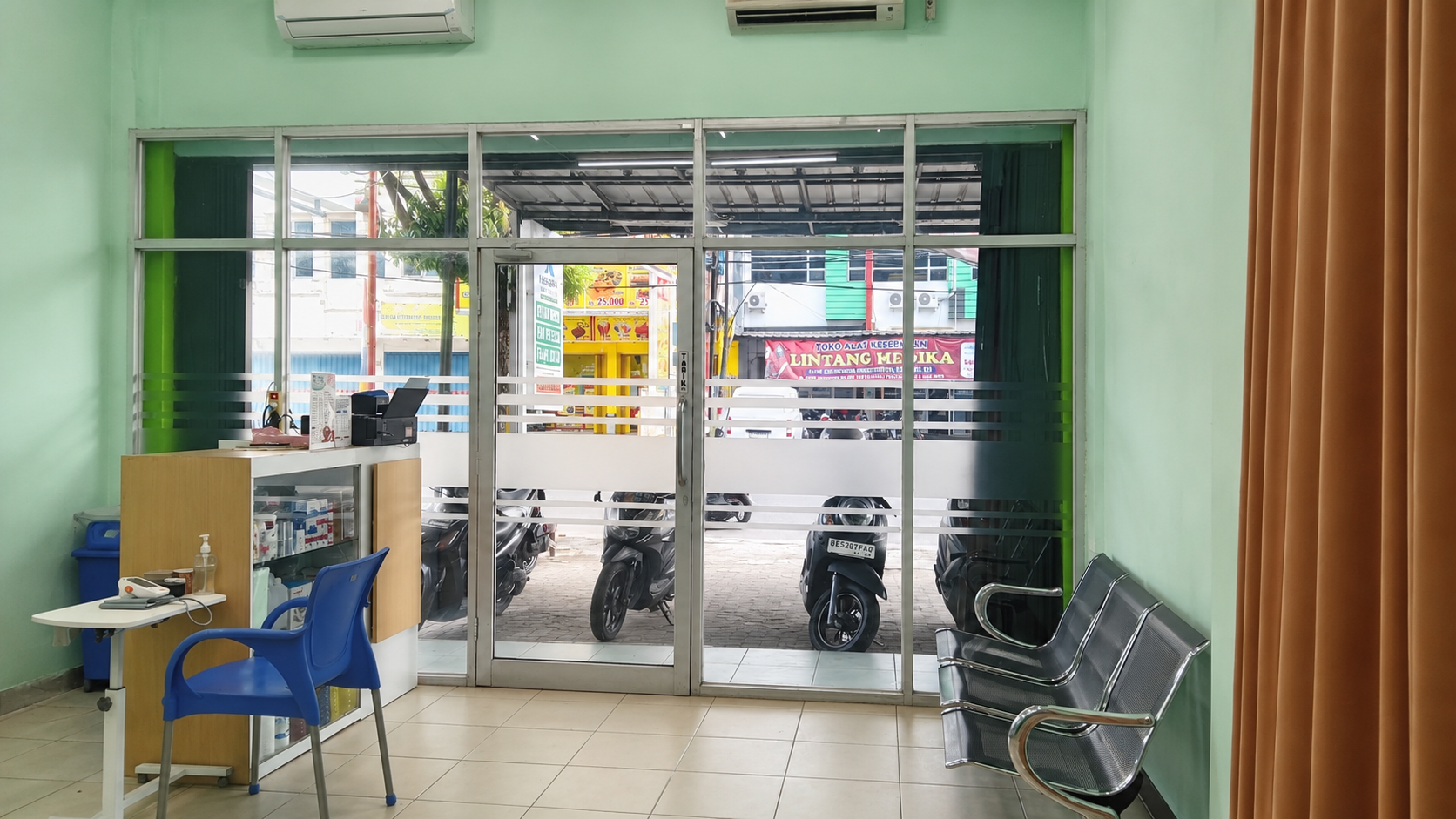 Ruang Tunggu & Pendaftaran Bekam Refleksi Kosasih Urip