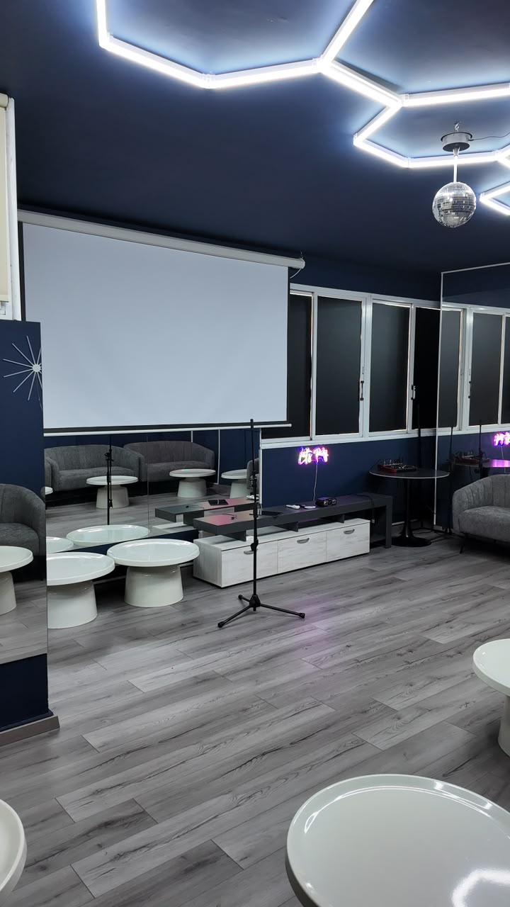 karaoke room at hula hoop