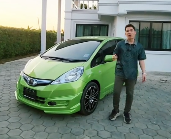 Honda jazz 1.3 A/T hybrid 2012