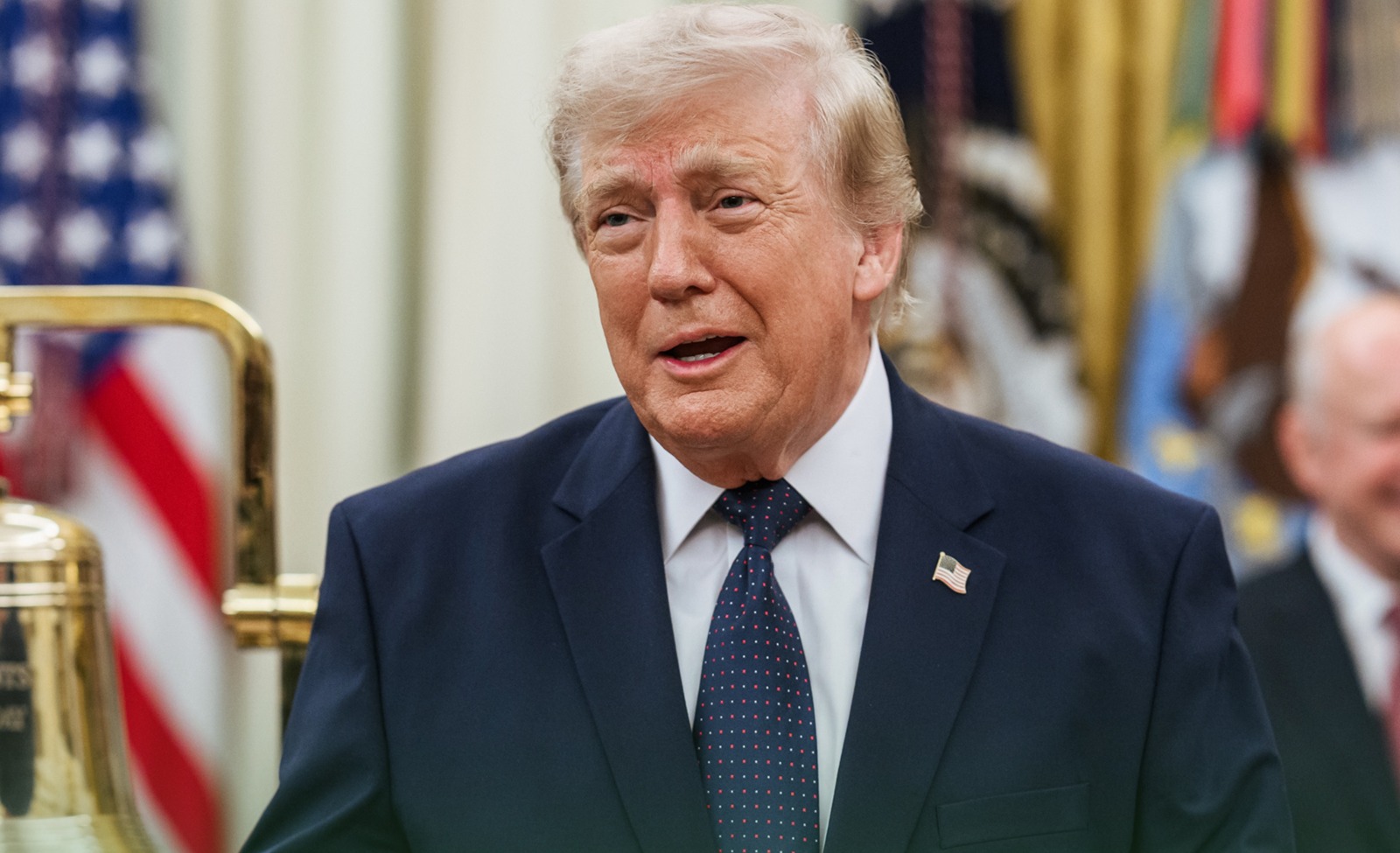 Trump Says Iran Has ‘Last Chance’ as Strait of Hormuz Talks Remain Shrouded in Uncertainty