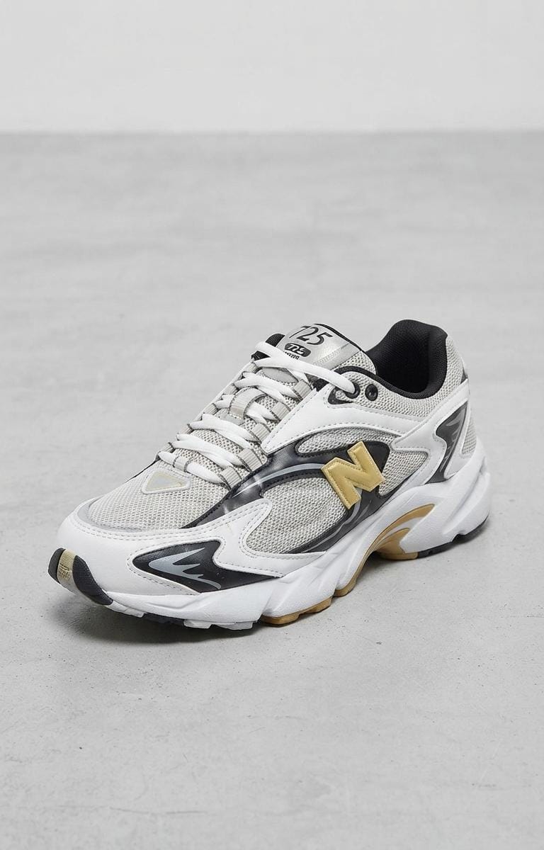 New Balance 725