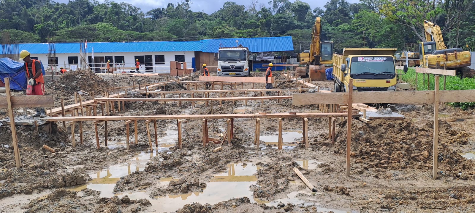 Proyek Lapangan & Armada Konstruksi TPN