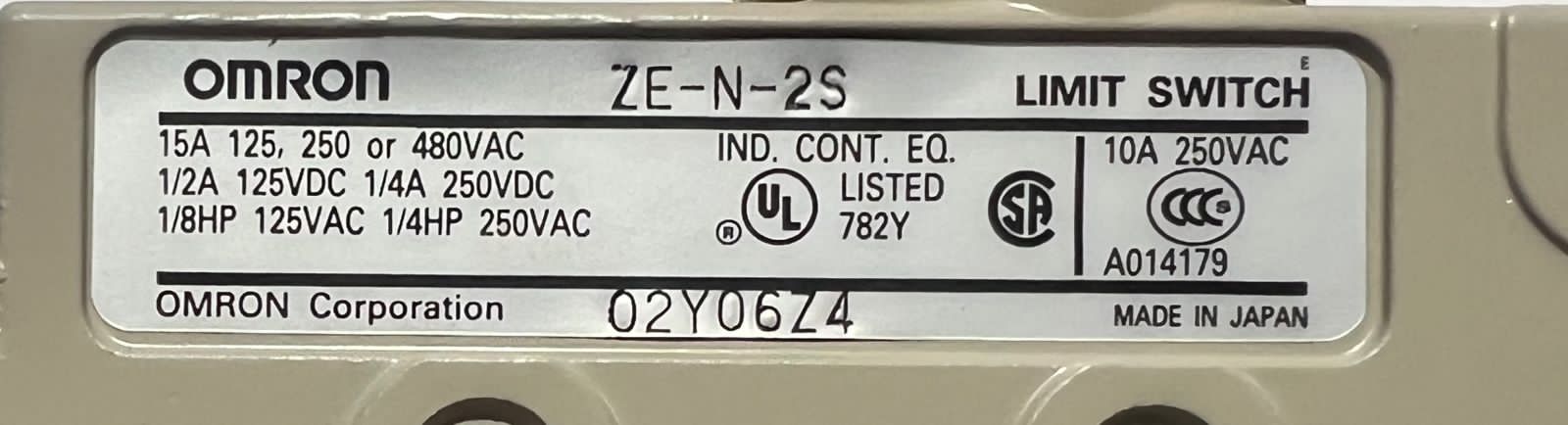 Omron ZE-N-2S Limit Switch  02Y06Z4 thumbnail