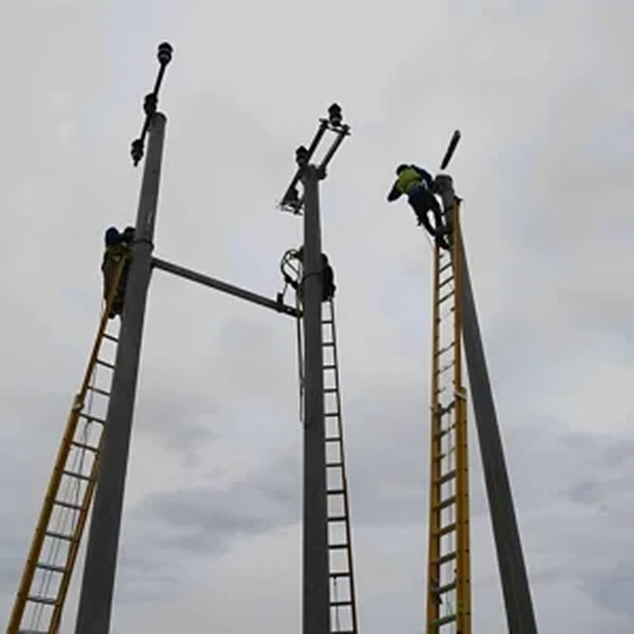 Tangga Fiberglass Anti Listrik