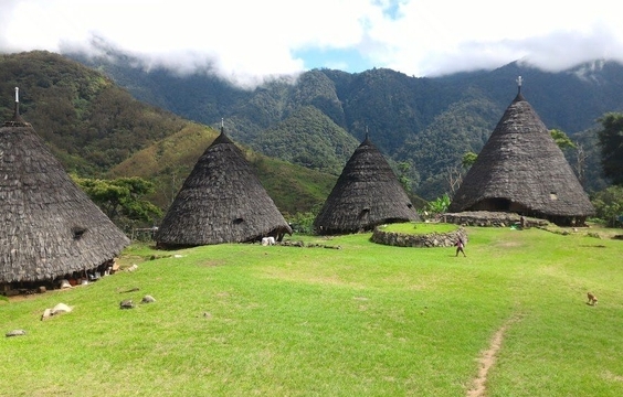 Paket Wisata Kuliner & Kampung Adat Wae Rebo