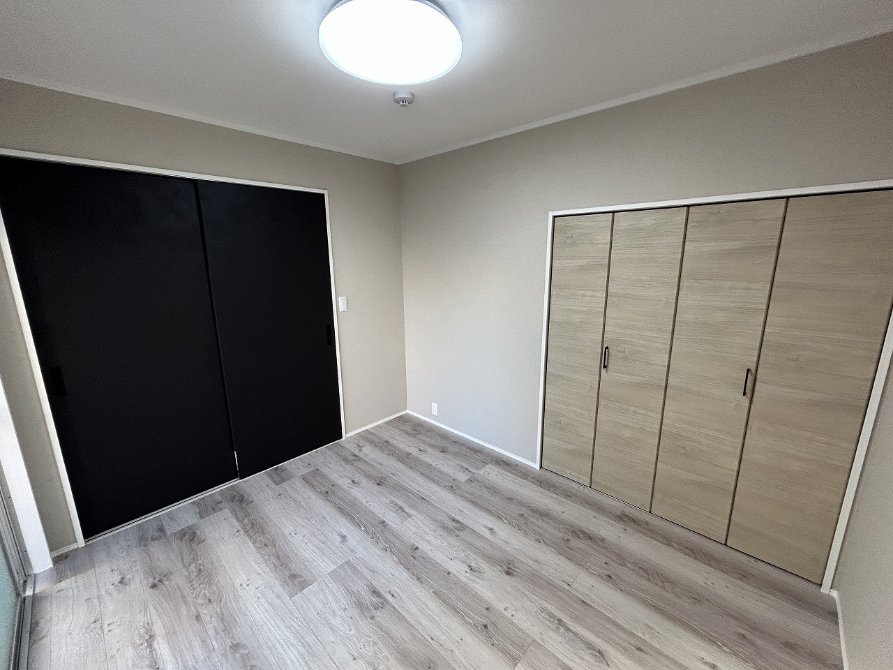 杉の木マンション203号室 洋室