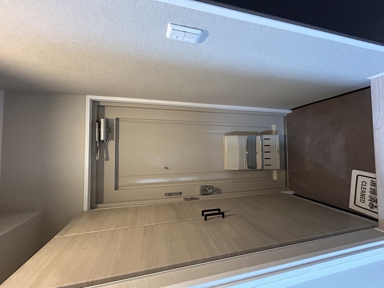 杉の木マンション203号室 玄関
