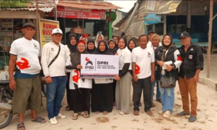 " KOPDAR DPD PSI KOBAR DI PASIR PANJANG BERLANGSUNG HANGAT, PENYERAHAN PLANK DPRt JADI SIMBOL PENGUATAN ORGANISASI DAN MILITANSI KADER "