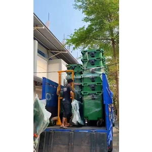 Detail tutup tempat sampah Dalton 660 liter