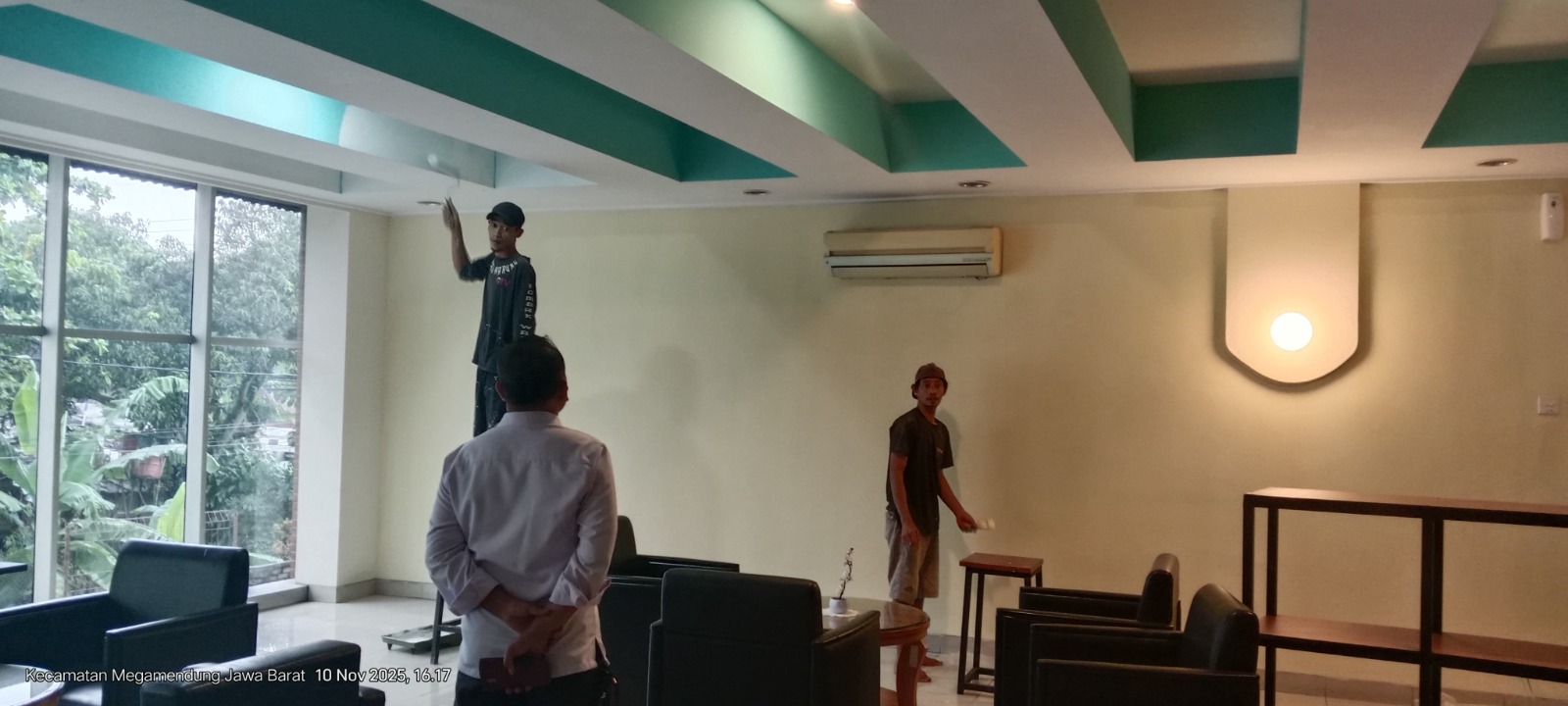 Pengecatan Area Lobi Hotel BIN